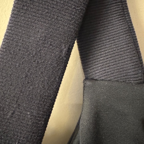 Alo Emulate Bra, Black - Picture 8 of 9